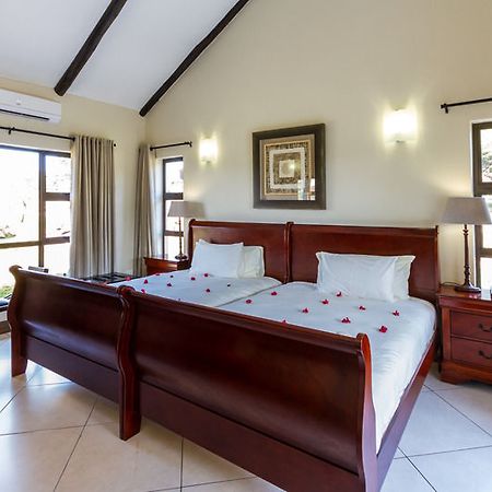Zulu Nyala Game Lodge Hluhluwe Bagian luar foto