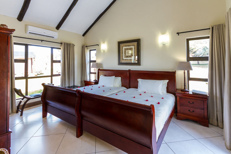 Zulu Nyala Game Lodge Hluhluwe Bagian luar foto
