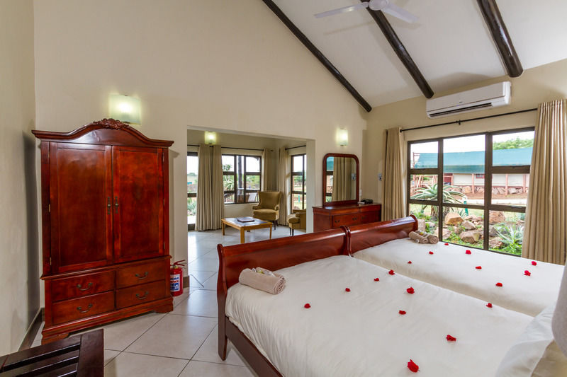 Zulu Nyala Game Lodge Hluhluwe Bagian luar foto